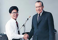 邱少懷先生與美國前總統(tǒng)尼克松先生